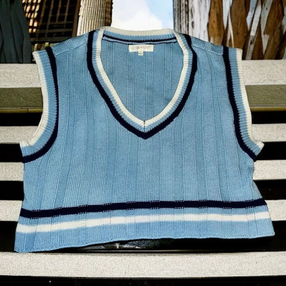 Ultra Flirt Sweater Vest Y2K Light Blue Striped V-Neck Cropped Preppy Tennis M 🍭